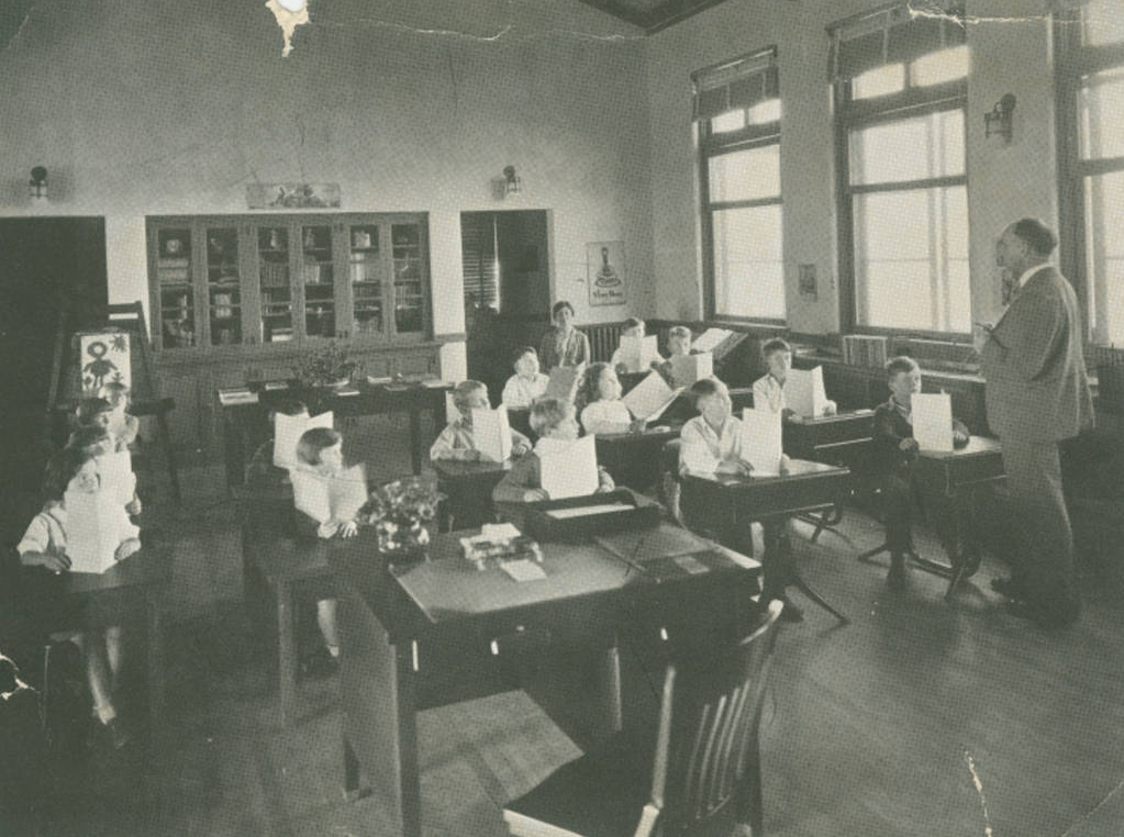 Classes in Gardner Building - 1926